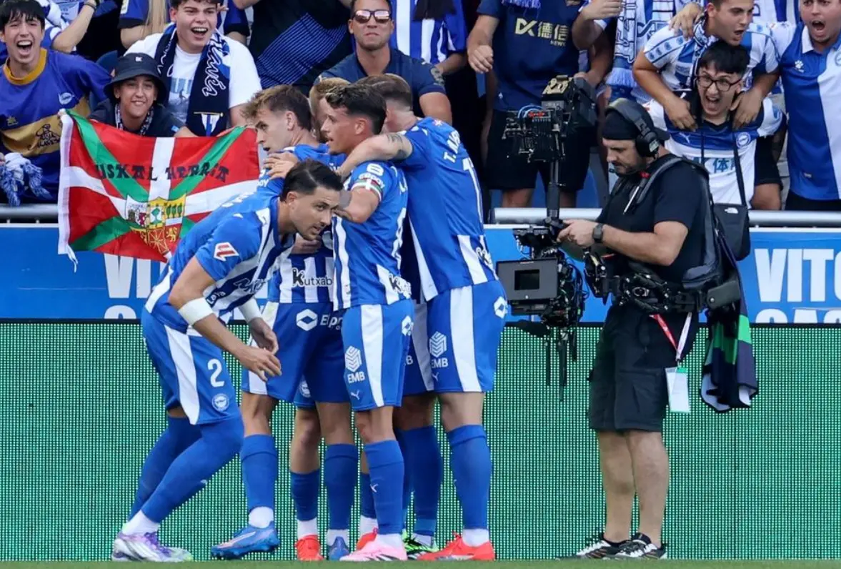 首场联赛马, 开局 首场联赛马, 开局